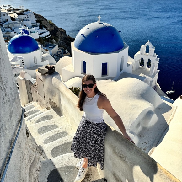 Meet your Posher, Jessica - Picture 1 of 1